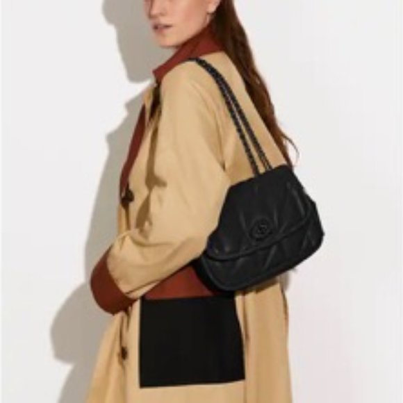 Coach: Pillow Madison Shoulder Bag with Quilting in Black - Picture 7 of 9
